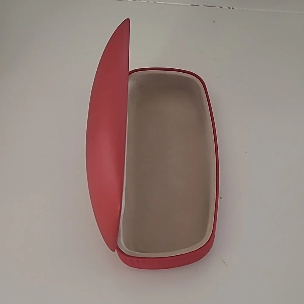Elizabeth Arden Red Sunglasses Clamshell Case